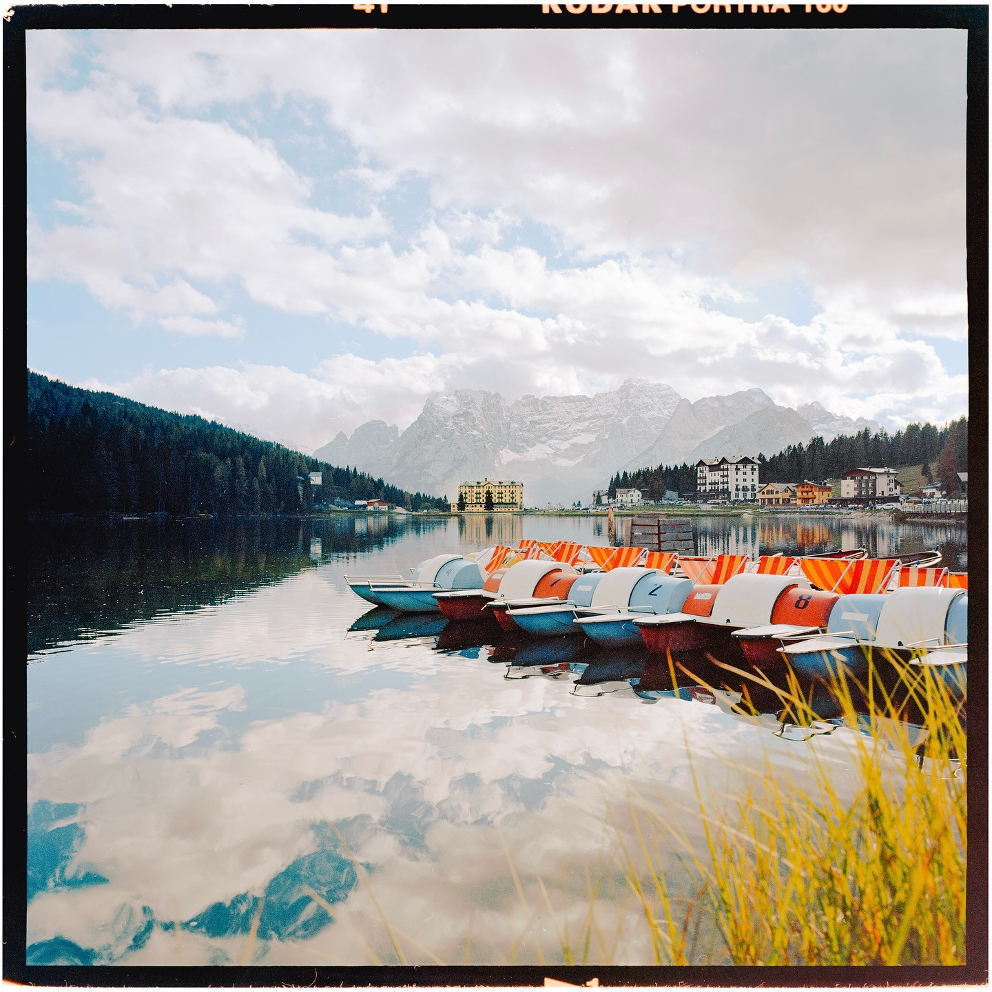 ⠀⁠
📸: @oakwoodfilm⁠
🎞: Kodak #Portra160⁠
⠀⁠
#KodakFilm⁣⁠
#KodakProfessional