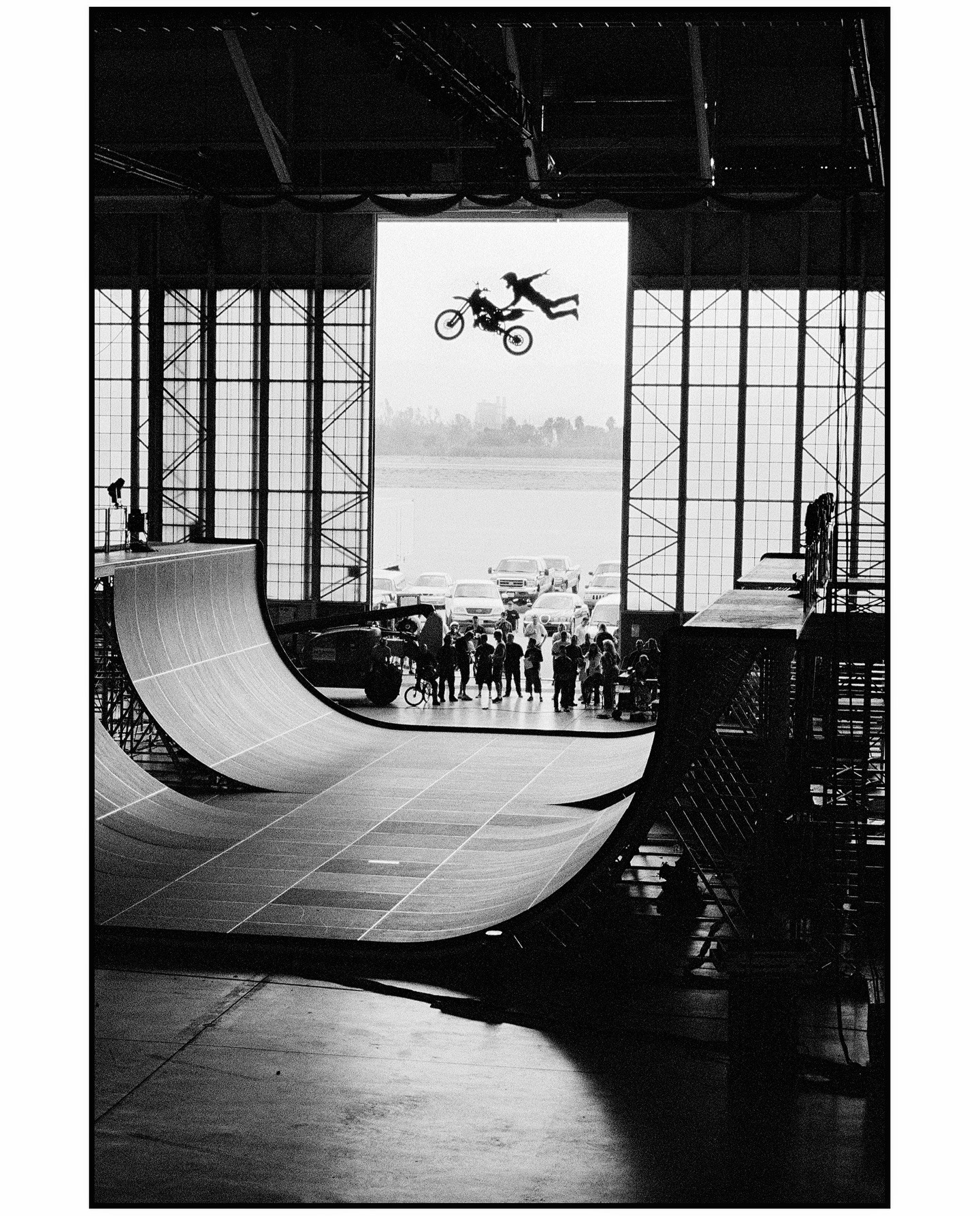 ⠀⁠
📸: @blabacphoto⁠
🎞: Kodak #TMaxP3200⁠
⠀⁠
#KodakFilm⁣⁠
#KodakProfessional⁠
⠀⁠
"Film has been a magical thing ever since I was a kid. I’ve been a photographer most of my life, and have captured images using many different mediums over the years, but the childlike joy still exists to this day every time I create a photograph using film.”